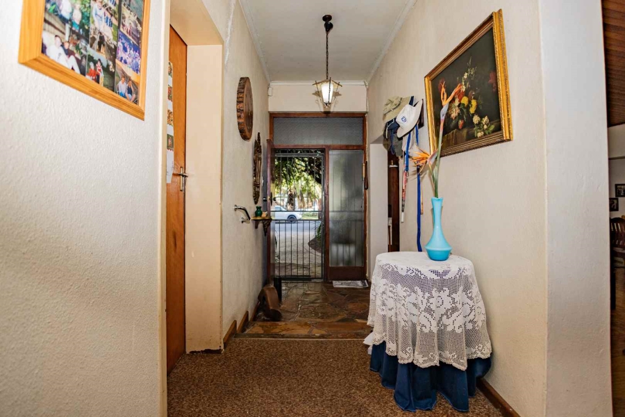 4 Bedroom Property for Sale in Oostersee Western Cape